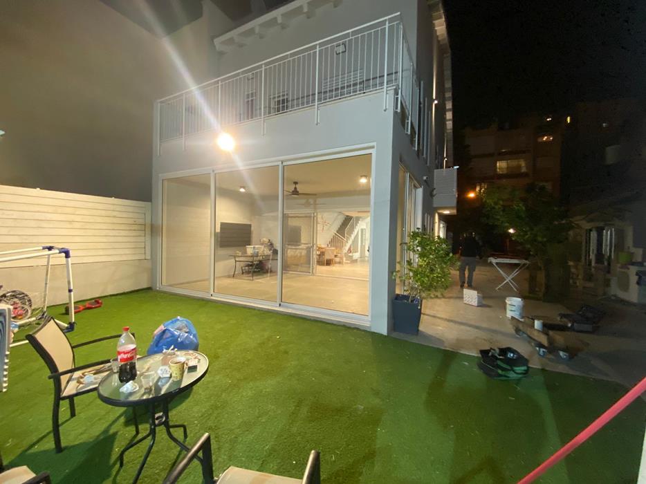 תריסים וחלונות